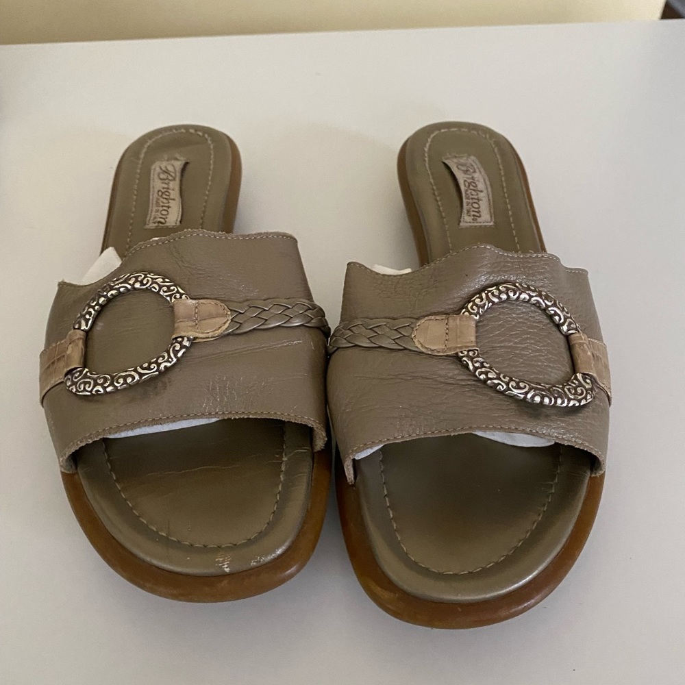 Size 8.5 Brighton slides